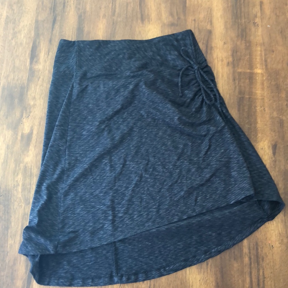 Knit skirt with side tie